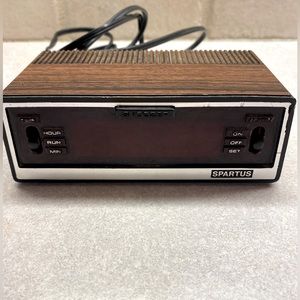 Vintage 1980s Spartus Digital Alarm Clock - Medium RetroBrown with Woodgrain Top
